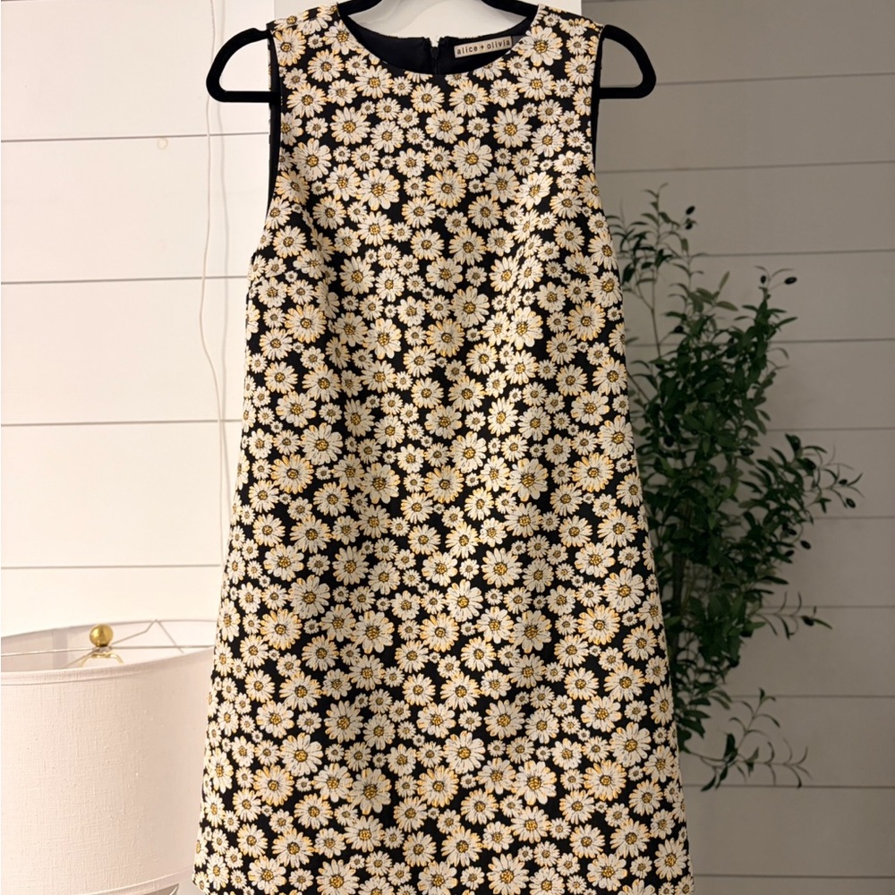 Alice & Olivia Daisy Print Black & White Yellow Gold Shift Dress